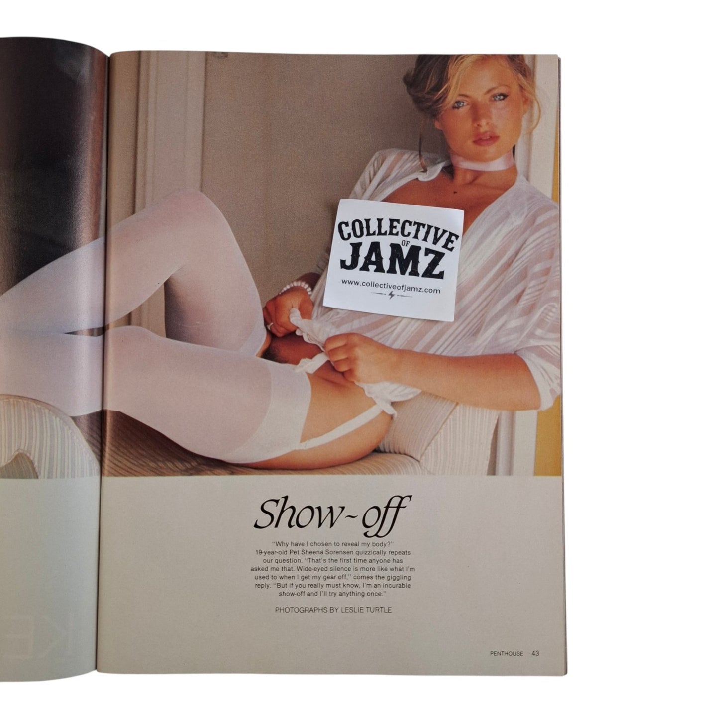 Australian Penthouse Magazine December 1982 Suzanne Masters / Sheena Sorensen