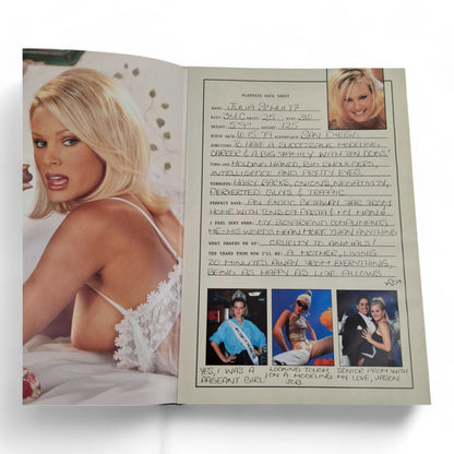 Playboy Magazine February 1998 Daphne Deckers Cover COMPLETE