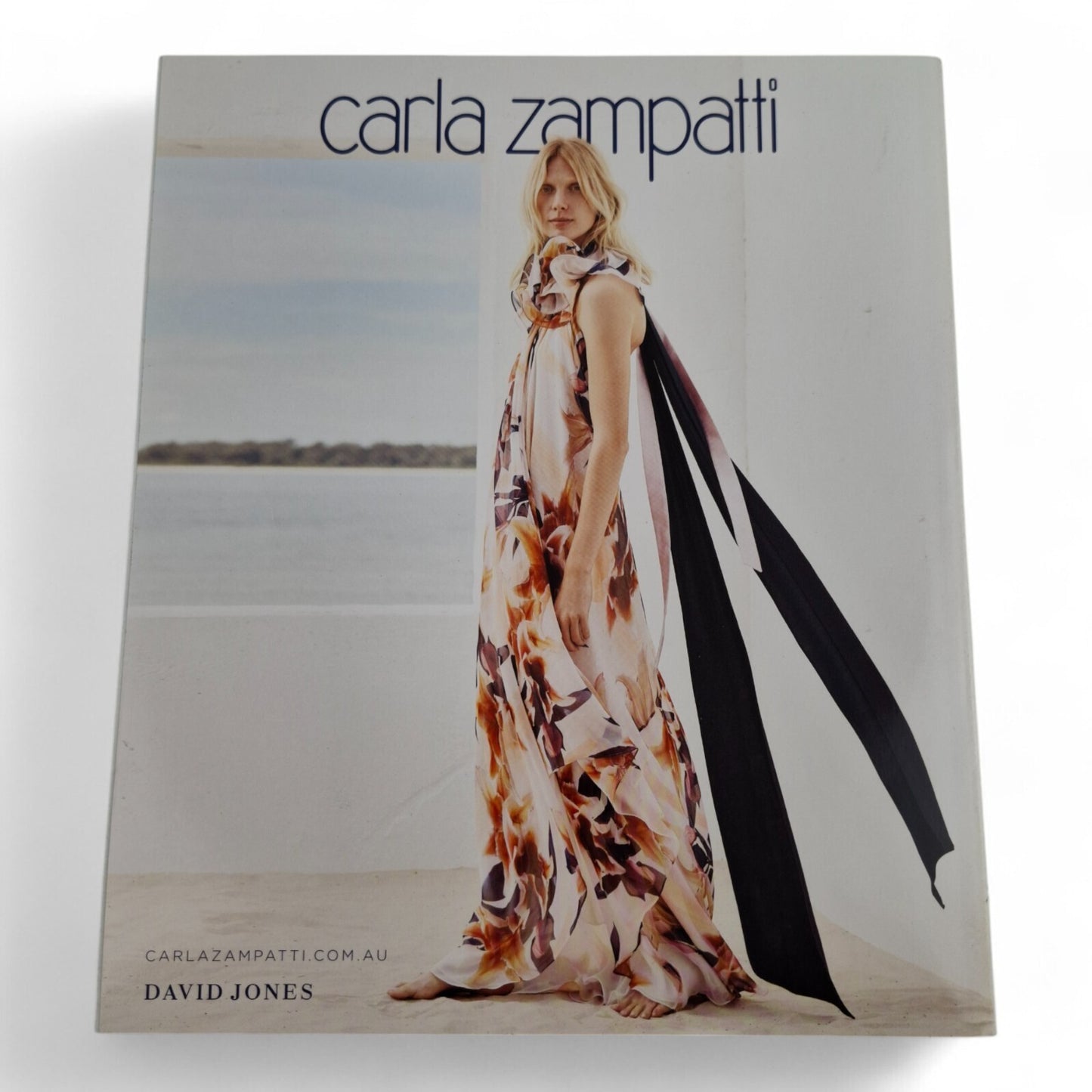 VOGUE AUSTRALIA Magazine - August 2019 - Elle MacPherson Cover