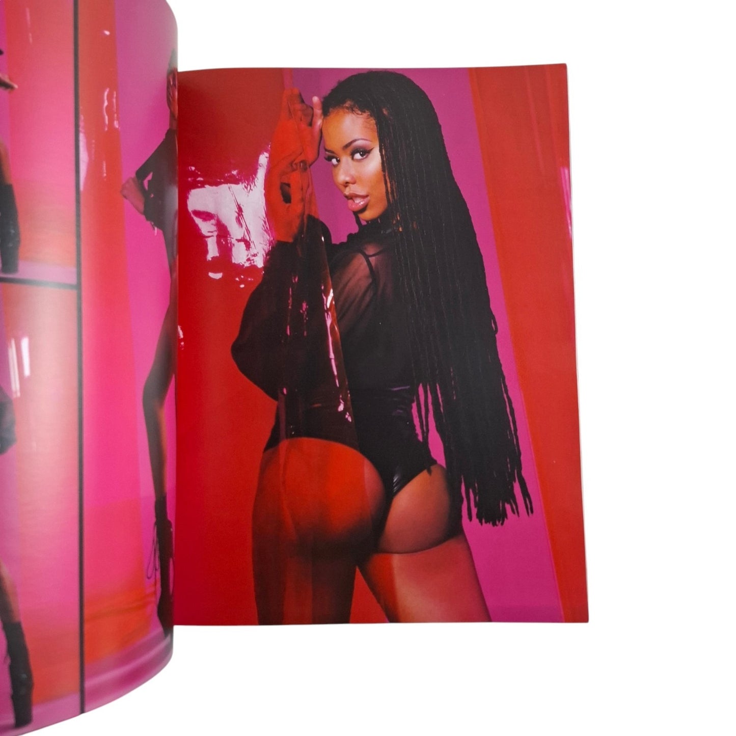 AVN November 2020 Issue 454 Kira Noir With Camstar Magazine insert
