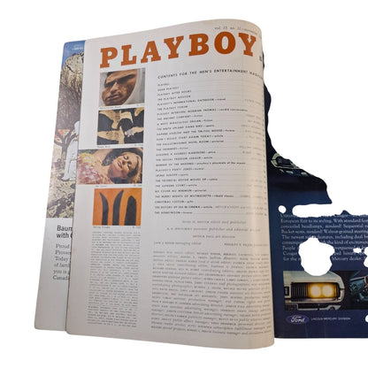 Playboy MAGAZINE November 1966 Sue Batchelor / Lisa Baker NO C/F