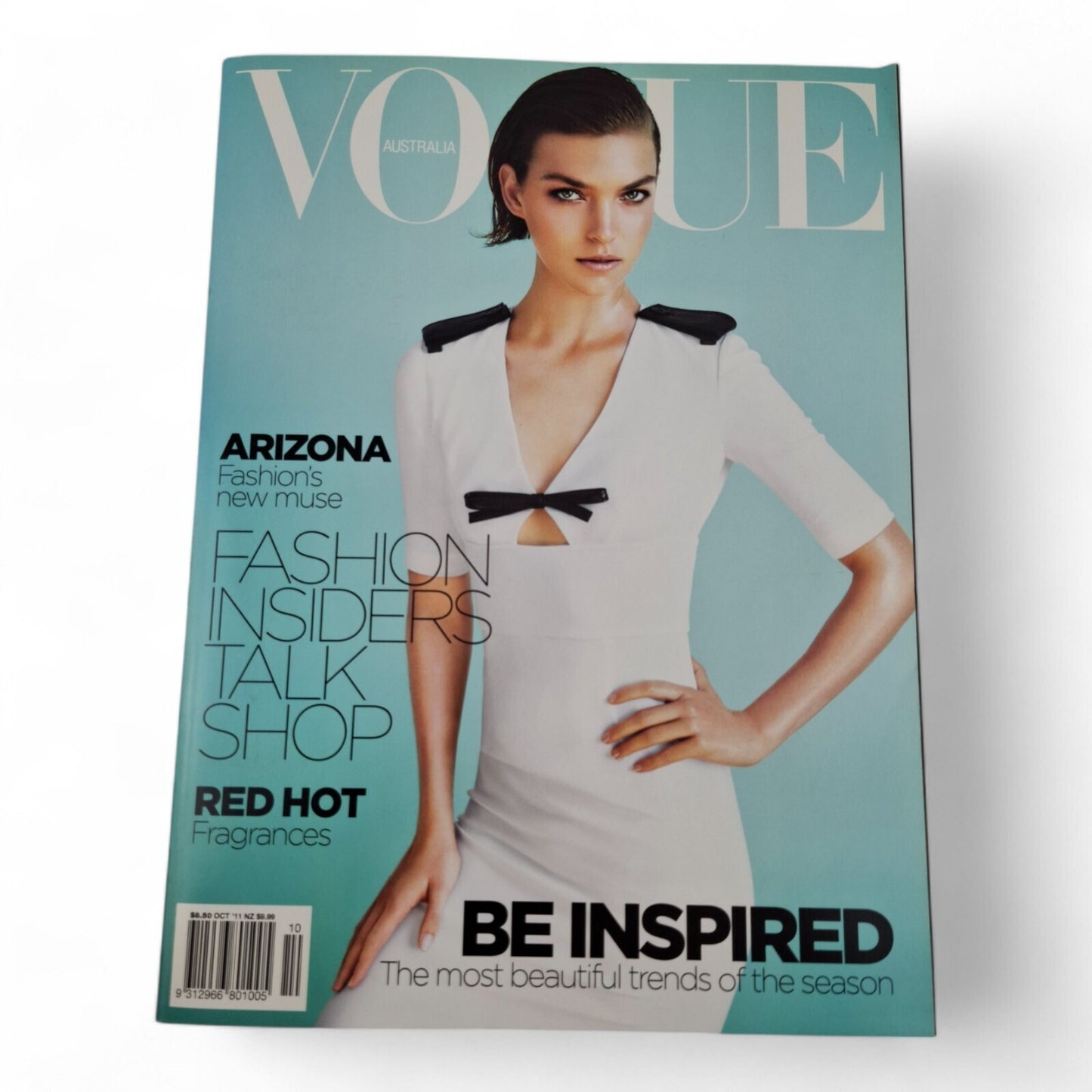 Vogue Australia Magazine - October 2011 Arizona Muse Cover