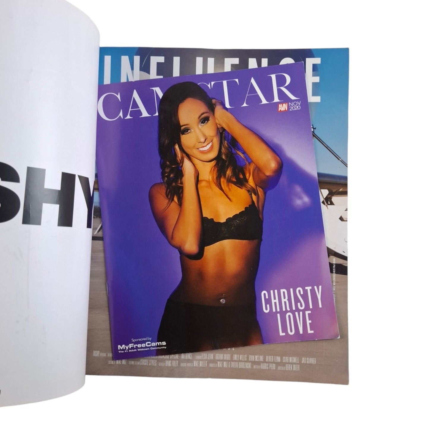 AVN November 2020 Issue 454 Kira Noir With Camstar Magazine insert