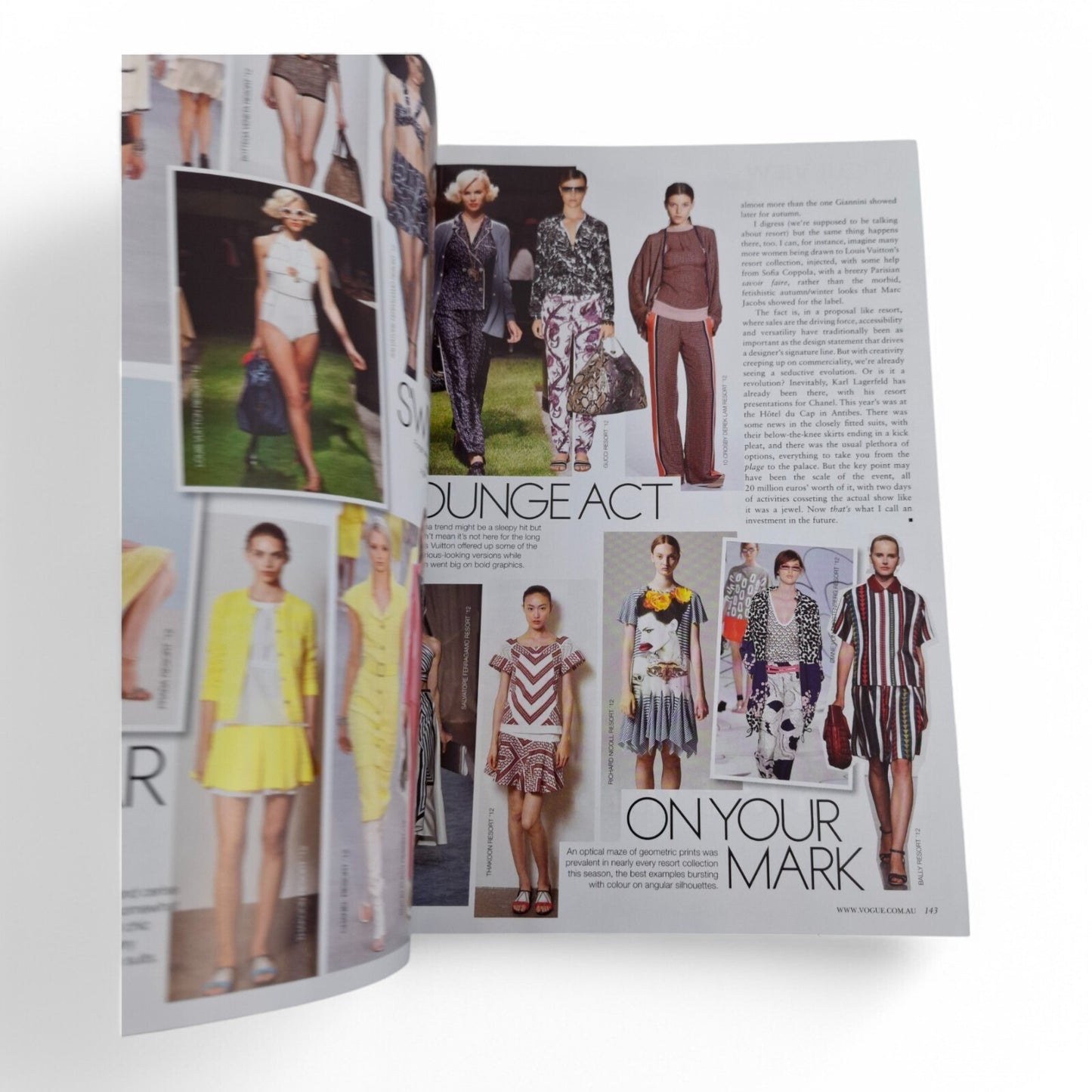 Vogue Australia October 2011 Magazine Arizona Muse Cover Fashion Design